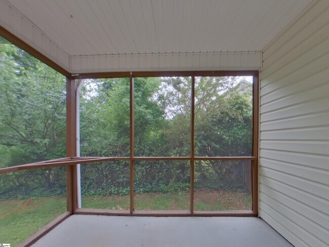 Building Photo - 403 Ashridge Way