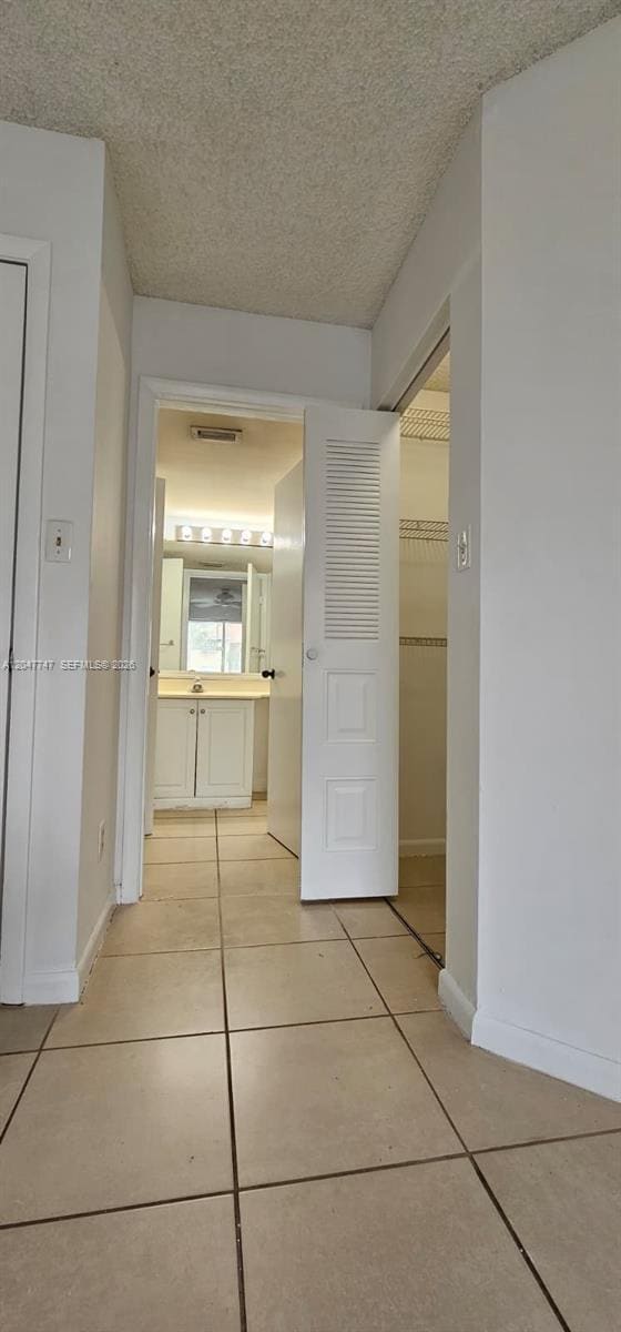 Building Photo - 990 Coral Club Dr
