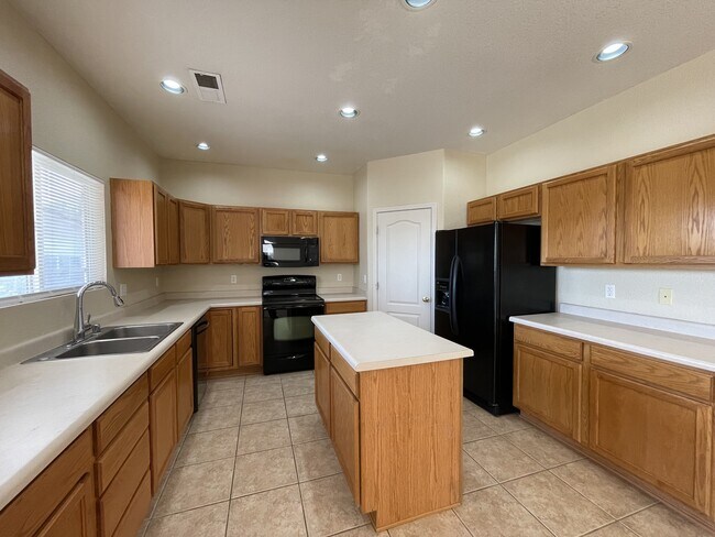 Building Photo - 3200 Ocate Meadows Ct NE