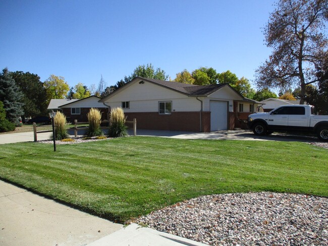 Building Photo - Beautiful 3 Bedroom, 1 Bath Ranch in Lovel...