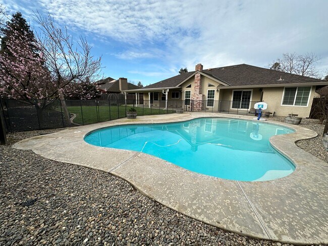 Building Photo - 1780 Paddock Ln