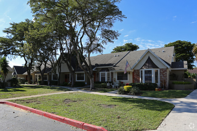 Building Photo - Lilac Village Carriage Walk