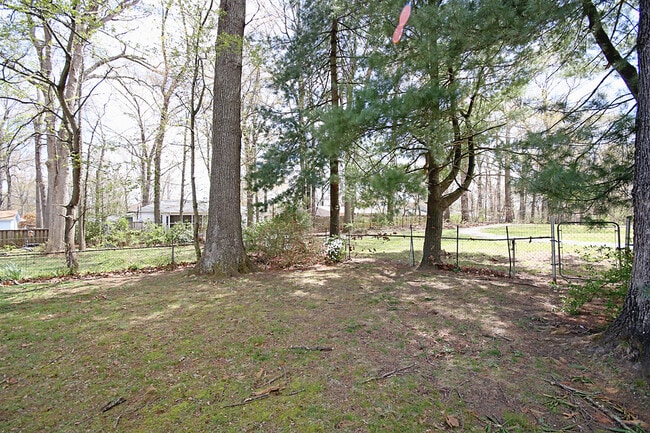 Building Photo - Pet Friendly, One Level Living in Johnson ...