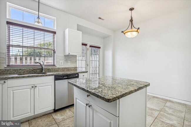 Building Photo - 8360 Hunter Murphy Cir