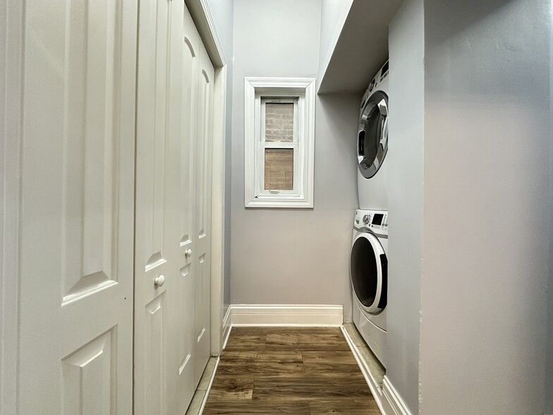 Building Photo - 716 N Elizabeth St