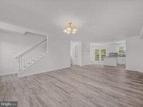 Building Photo - 316 E 5th Ave