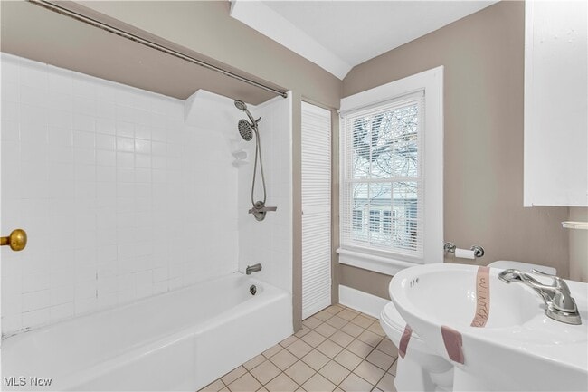 Building Photo - 117 Cleveland St