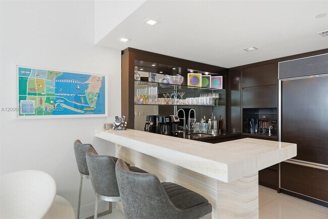 Building Photo - 6801 Collins Ave