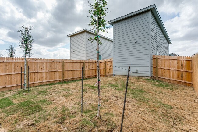 Building Photo - Brand-New 2BR Home w/ Loft, Private Yard & Internet Included Near Randolph AFB