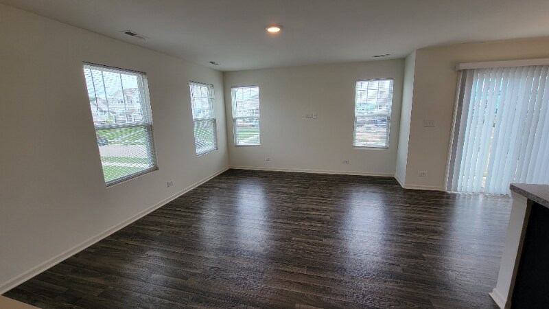 Building Photo - 200 Goldenrod Dr