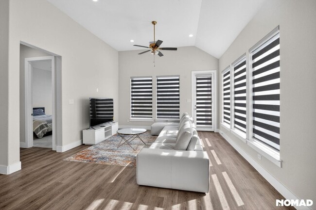 Building Photo - 1780 Dartmoor Dr