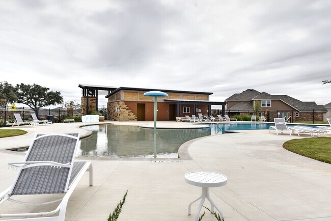 Building Photo - Gorgeous one story home  |  3 bedrooms  |  2 bathrooms  |  Covered Patio  |  2 car garage  |  Dav...