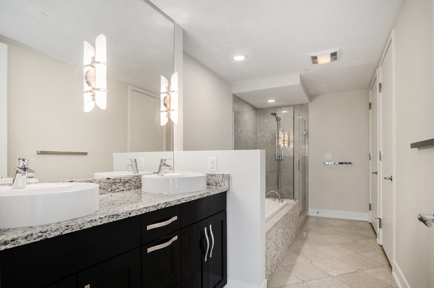 Building Photo - 335 Bridge St NW