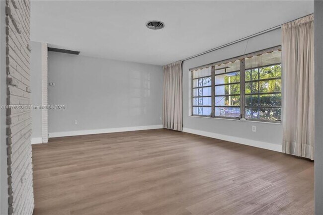 Building Photo - 3 bedroom in North Miami FL 33162