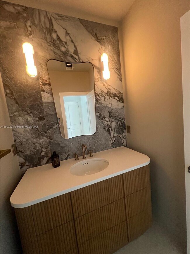 Building Photo - 12790 SW 91 Ave