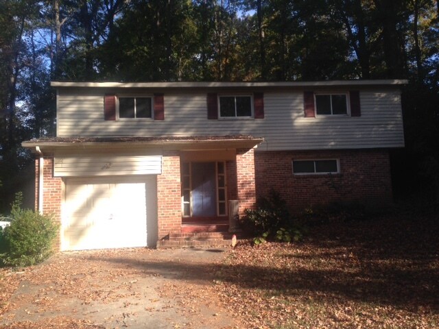 Building Photo - 130 Hollyday Ct