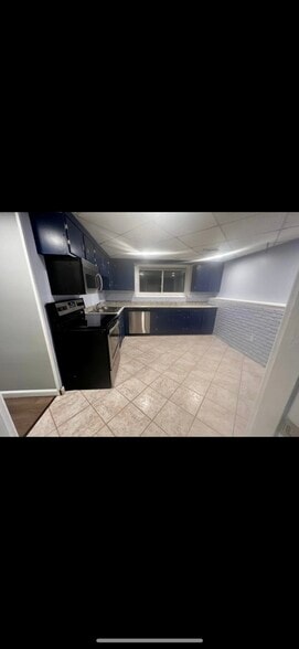 Building Photo - 6 1/2 Floyd Rd