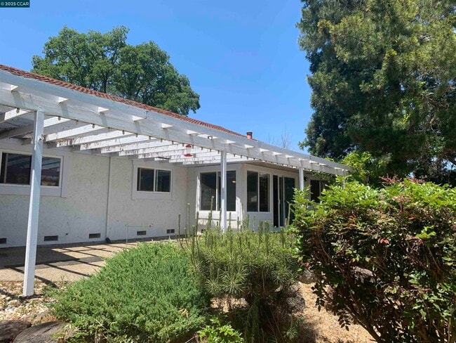 Building Photo - 9462 Thunderbird Pl