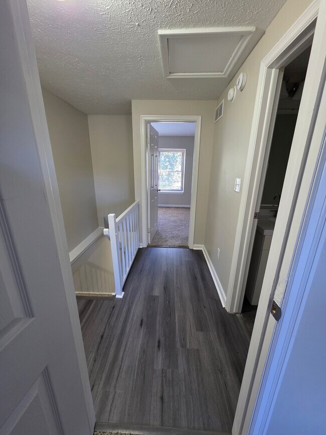 Building Photo - 8512 Hague Rd