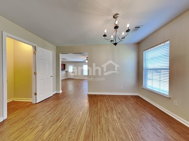 Building Photo - 405 Crystal Oaks Ln