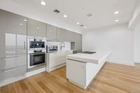 Building Photo - 1 Renaissance Square