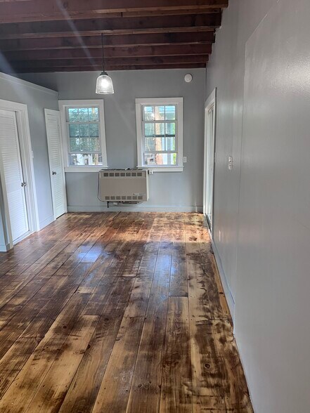 Building Photo - 68 Berwick Rd