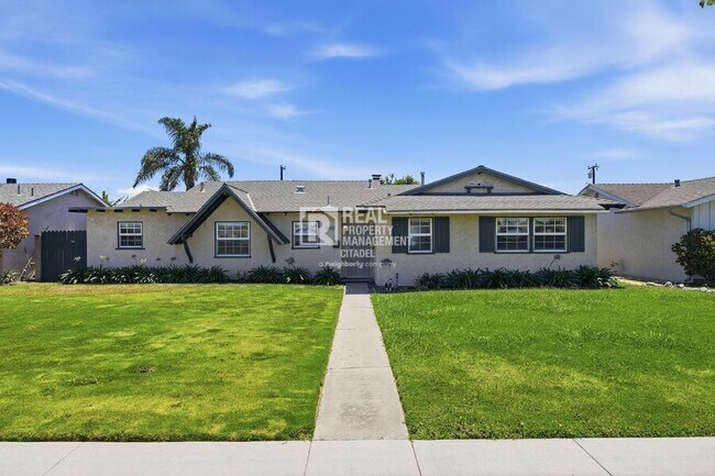 Building Photo - 5082 Edinger Ave