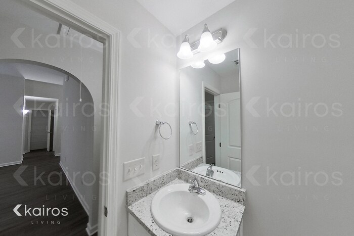 Building Photo - 325 Bent Tree Dr