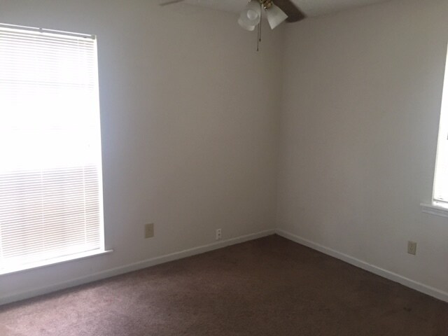 Building Photo - Edgewood Place subd. West Mobile 3/2 Large...