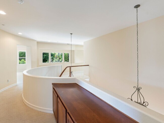 Building Photo - 5250 Coleridge Ct