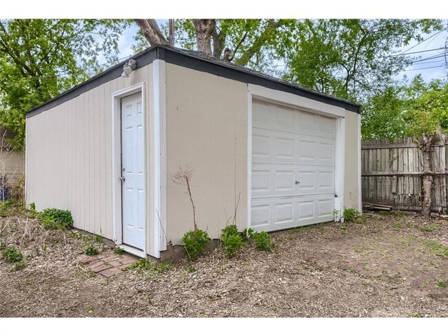 Building Photo - 1509 NE 18th Ave