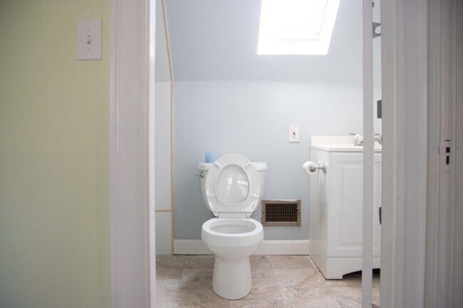 Building Photo - 19-21 Woodbridge St