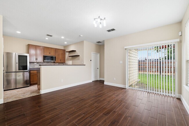 Building Photo - Updated Home with Office and Open Layout