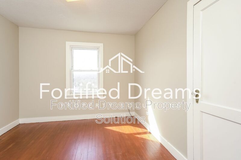 Building Photo - 201 Church St