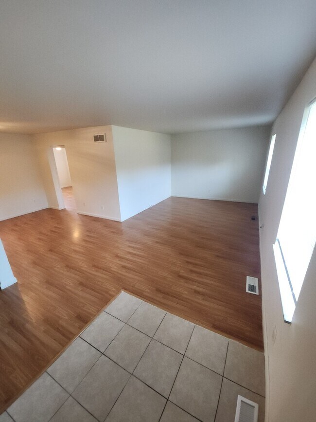 Building Photo - 1 Bedroom 1 Bath