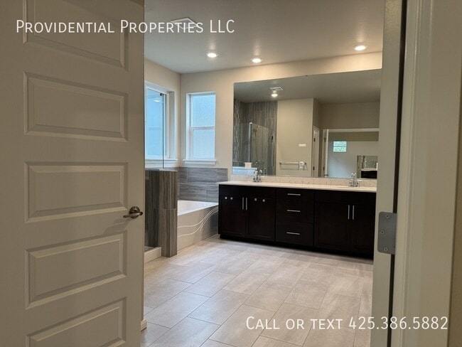 Building Photo - 12819 192nd Pl E