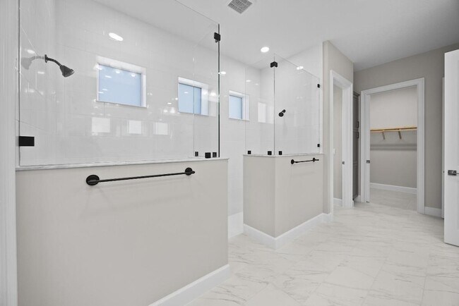 Building Photo - 5741 Beechnut Dr