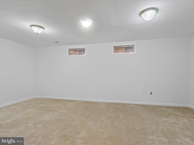 Building Photo - 7700 Shadowcreek Terrace