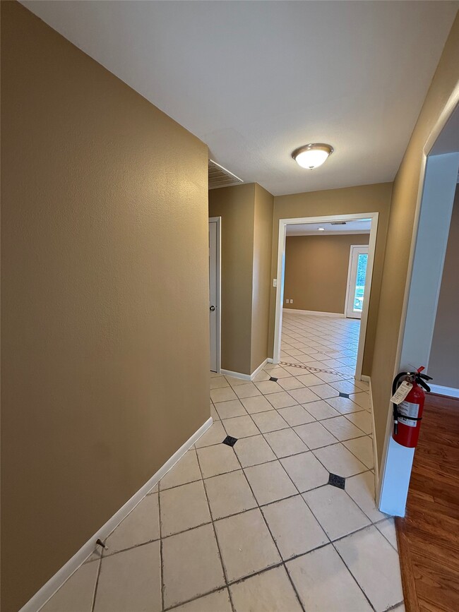 Building Photo - 5811 McKnight St