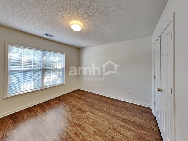 Building Photo - 4505 Glenaire Dr NW