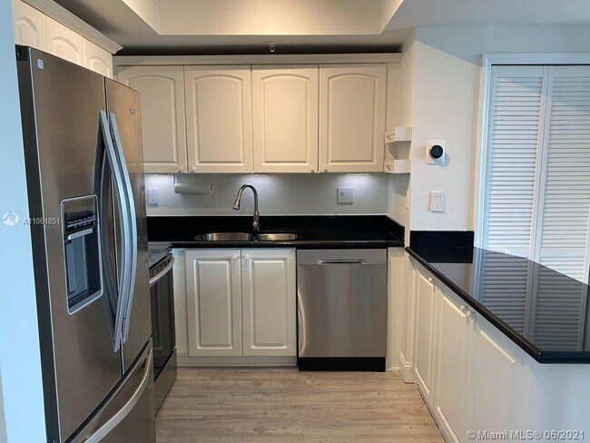 Building Photo - 3500 Coral Wy