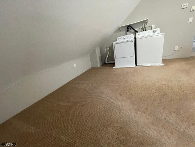 Building Photo - 15 Washburn Pl