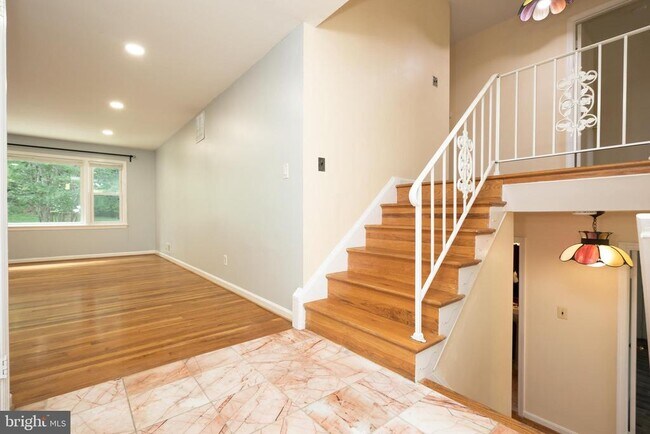 Building Photo - 11506 Karen Dr