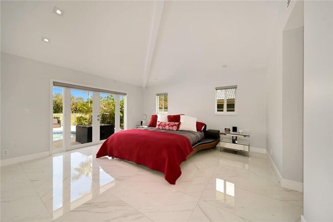 Building Photo - 11839 Highland Pl