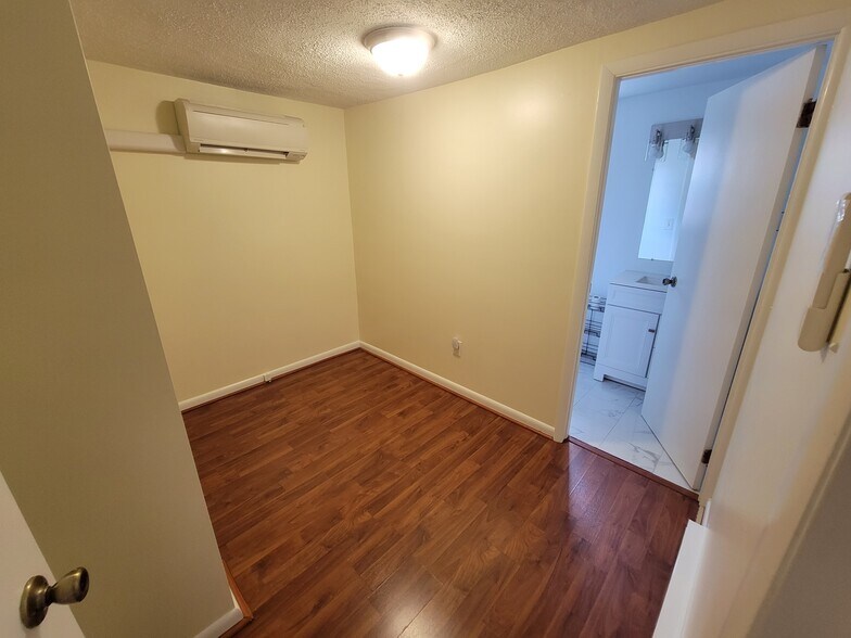 Building Photo - 2221 Choptank Ct