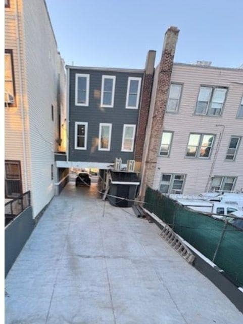 Building Photo - 3316 Summit Ave