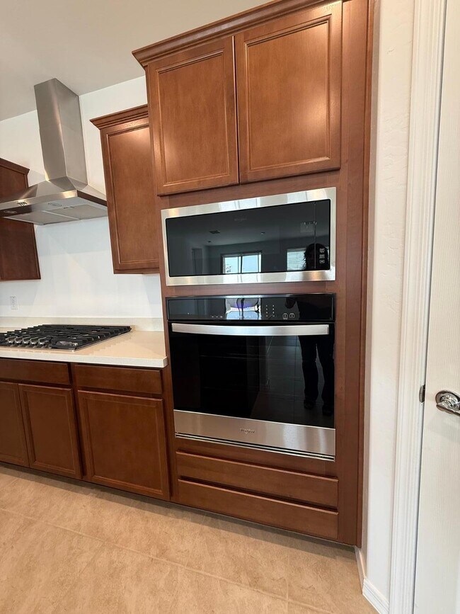 Building Photo - 24245 W Raymond St