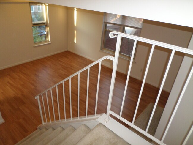 Building Photo - 1433 A St NE