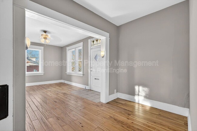 Building Photo - 4762 Alma Ave