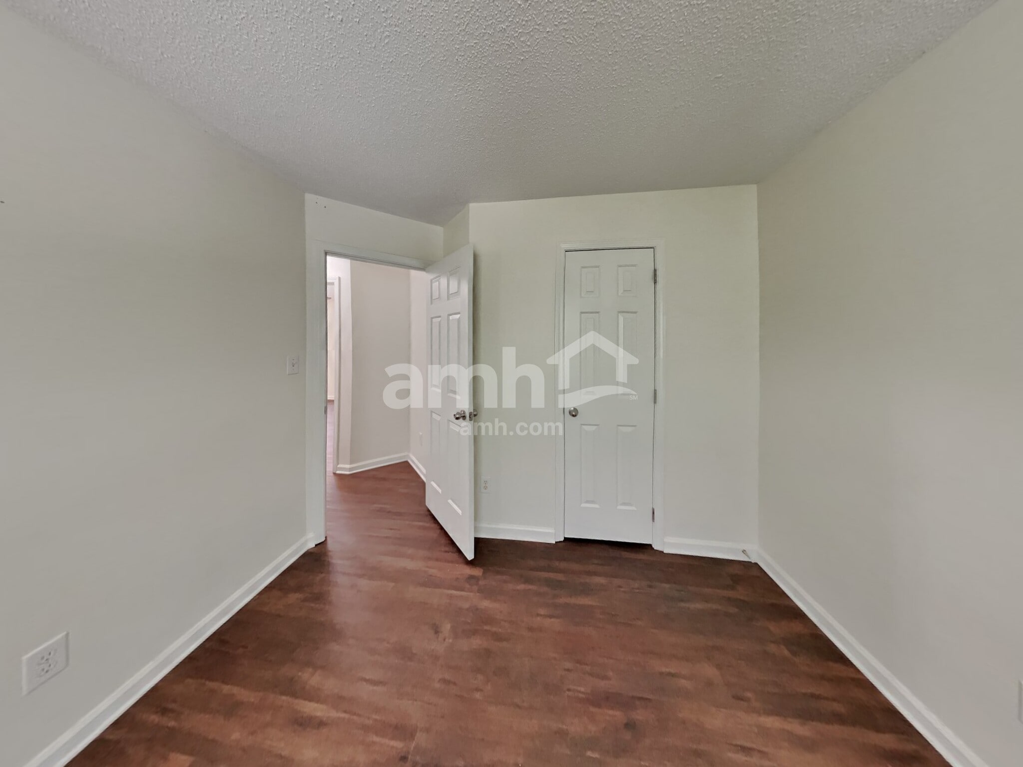 Building Photo - 1617 Oak Knoll Ln